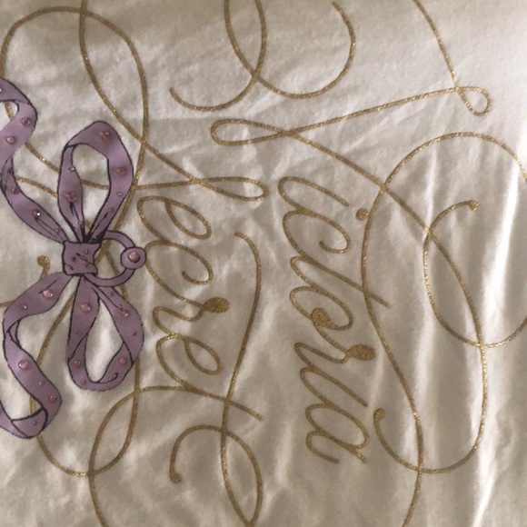 Victoria Secret T-shirt - Picture 2 of 3